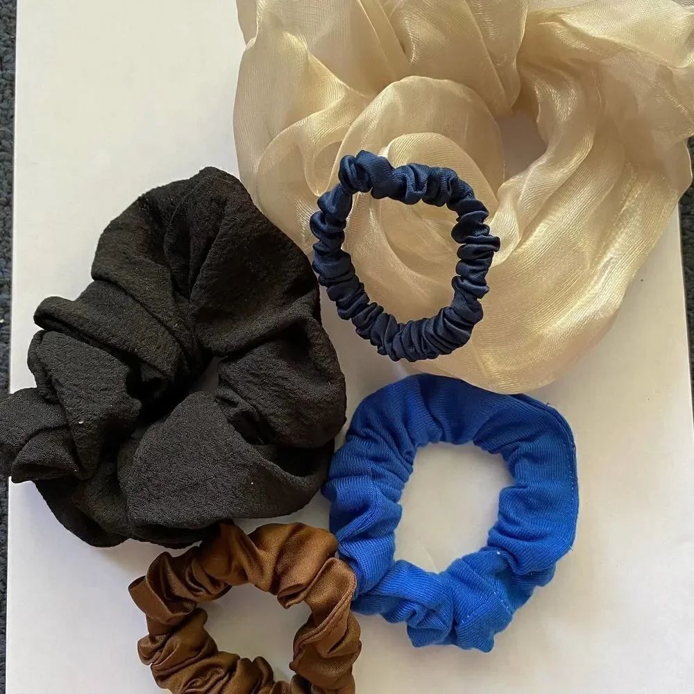 𝅺Set of 5 Scrunchies - Picture 2 of 2